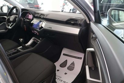 Car image 36