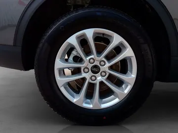 Car image 27