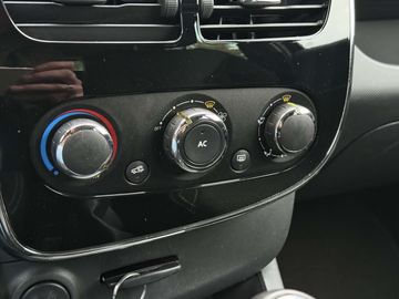 Car image 33