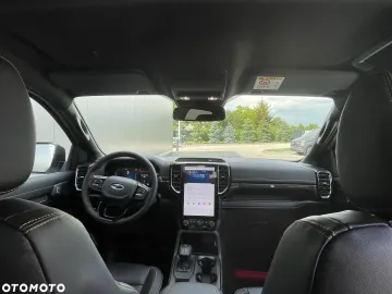 Car image 32