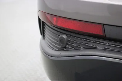 Car image 35