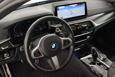 Car image 37