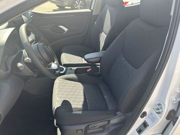 Car image 10