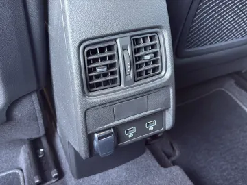 Car image 33