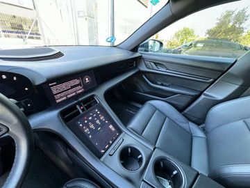 Car image 37