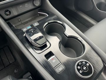 Car image 24