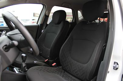 Car image 11