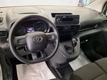 Car image 10