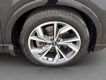 Car image 35