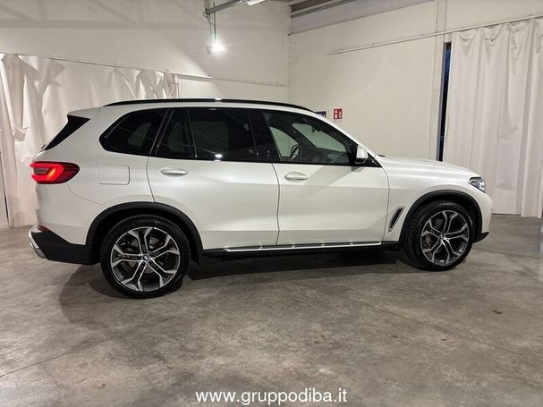 BMW X5 xDrive30d xLine 195 kW image number 5