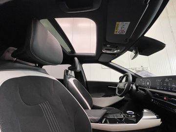 Car image 34