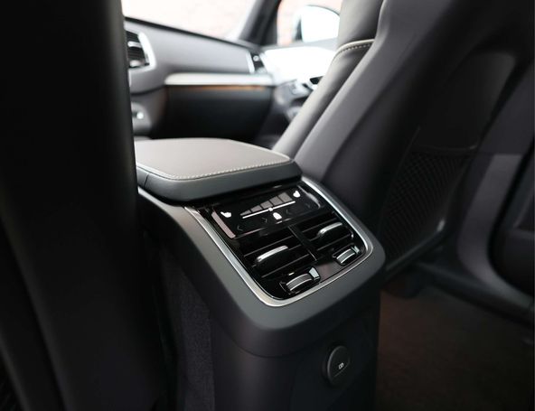 Volvo XC90 T8 AWD 335 kW image number 30