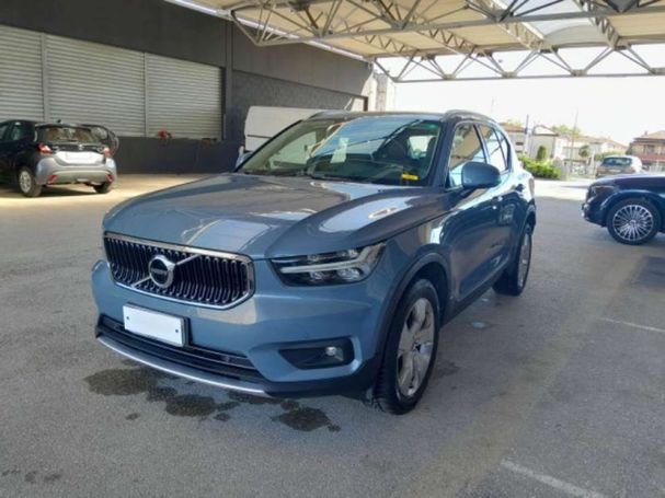 Volvo XC40 T2 95 kW image number 1