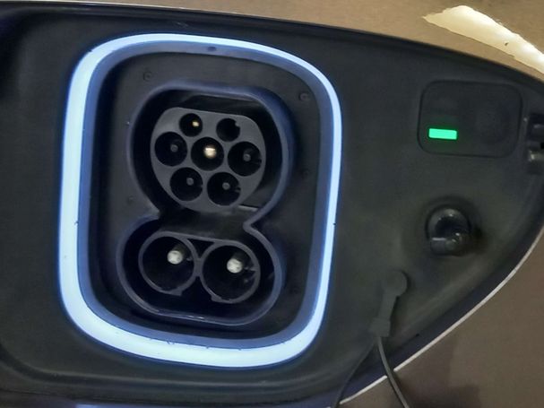 Hyundai Kona 64 kWh 150 kW image number 35