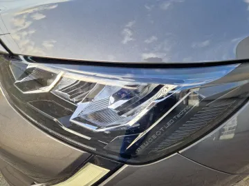 Car image 34