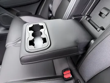 Car image 46