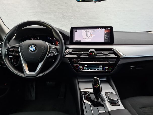 BMW 520d Touring 140 kW image number 18