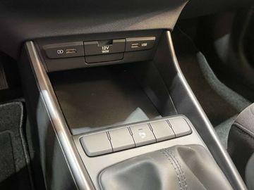 Car image 35