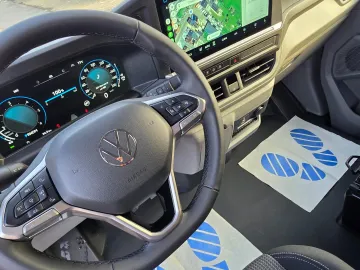Car image 32