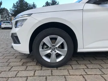 Car image 26