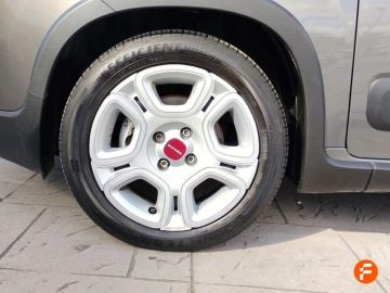 Car image 25