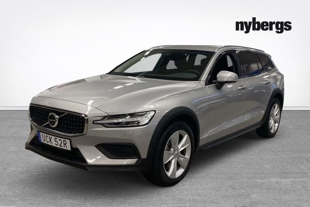 Volvo V60 Cross Country AWD B4 147 kW image number 1