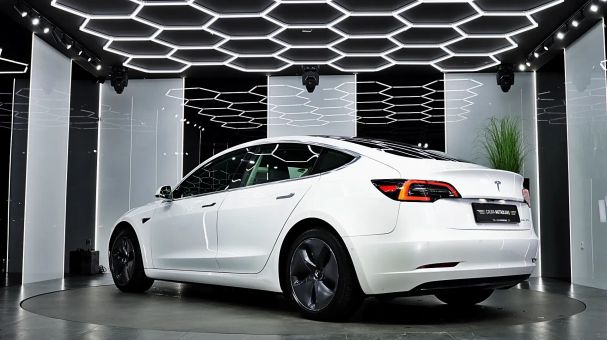 Tesla Model 3 AWD 324 kW image number 6