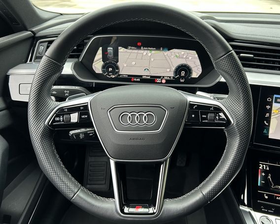 Audi e-tron 55 quattro S-line 300 kW image number 15