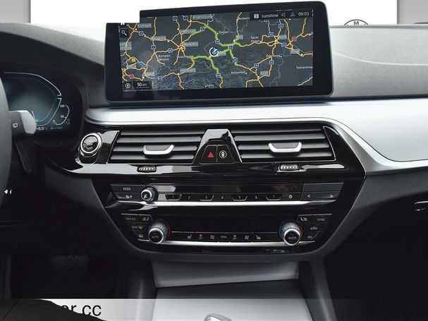 BMW 530 Touring xDrive 215 kW image number 8