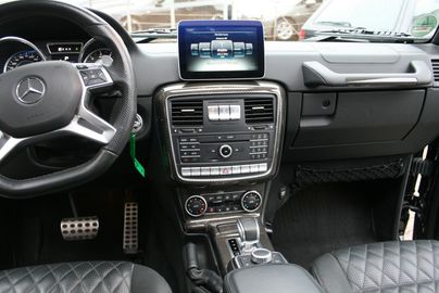 Car image 26