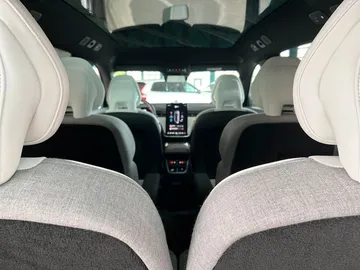 Car image 44