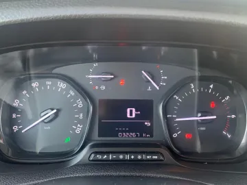 Car image 33