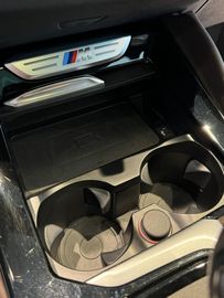 Car image 32