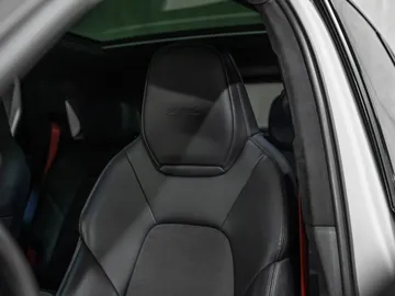 Car image 38