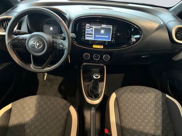 Car image 10