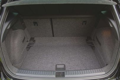 Car image 36