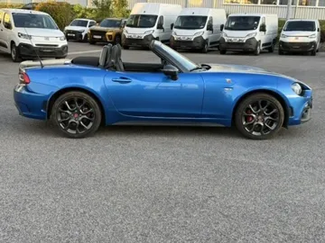 Car image 27