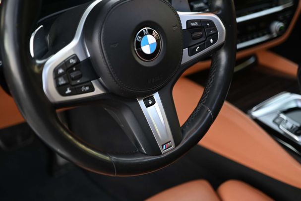 BMW 540i Touring xDrive 250 kW image number 15