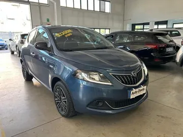 Car image 2