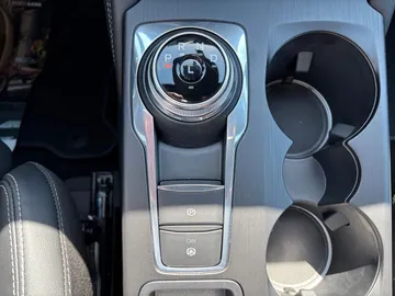 Car image 35