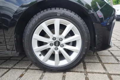 Car image 32