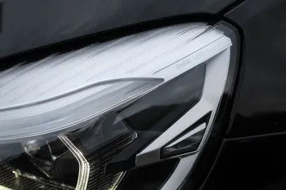 Car image 30