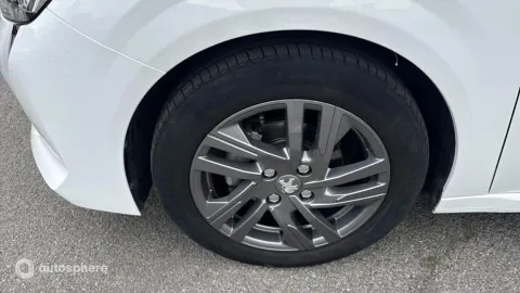 Car image 20