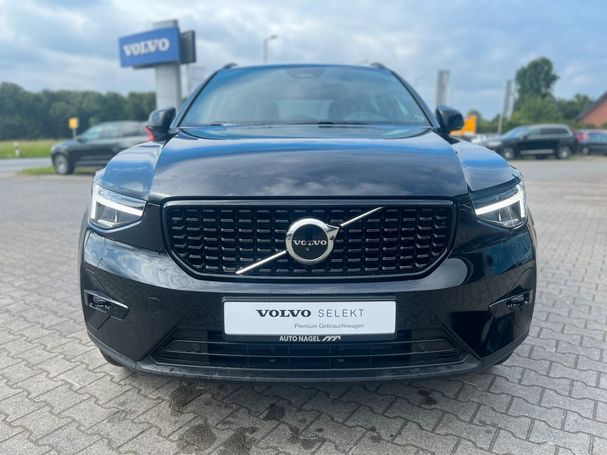 Volvo XC40 B3 Plus Dark 120 kW image number 3