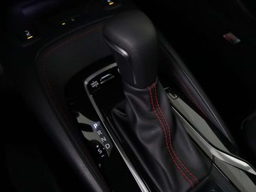 Car image 12