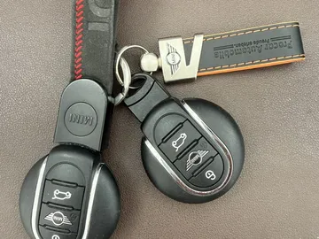 Car image 26