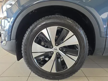 Car image 35