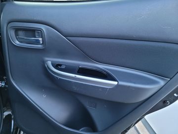 Car image 34