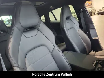 Car image 32