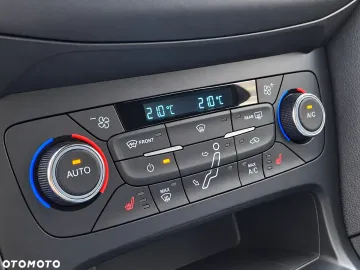 Car image 35